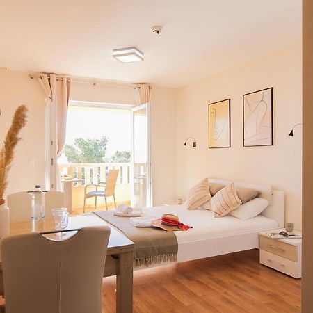 بول Hotel Villa Dzamonja المظهر الخارجي الصورة